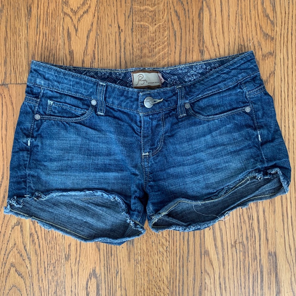 Women’s Paige Cut-Off Shorts - size 26